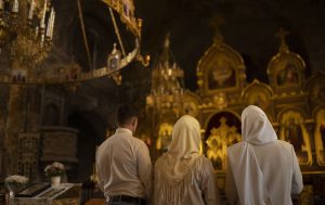 Найсильніша молитва на очищення роду: як розірвати ланцюги минулого і відкрити шлях до світла