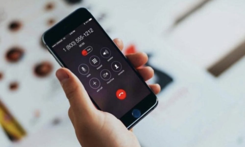 Співрозмовник чує свій голос у телефоні: причини і рішення