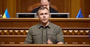 Роман Костенко сім’я: тил кіборга і народного депутата