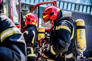 Російський удар по торговому центру в Харкові: загинув чоловік