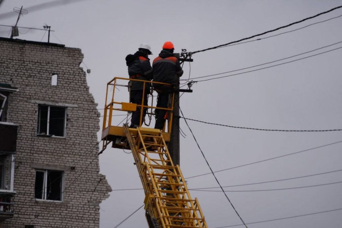 Енергетики повертають світло Ізюму після вечірніх авіаударів