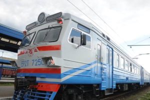 Укрзалізниця скасувала чотири поїзди до Ізюма через безпеку