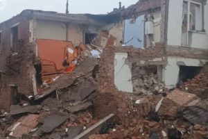 Серія ударів по Ізюму: поранені шестеро цивільних, серед них дитина