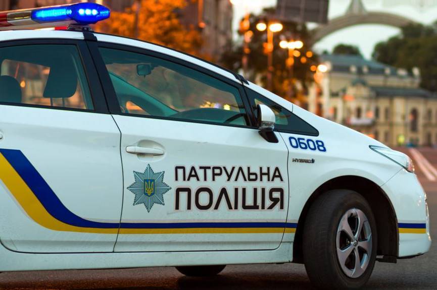 Нетверезий водій на Ізюмщині пропонував патрульним $5000