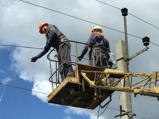 Удар дронів знеструмив 1063 абонентів в Ізюмі