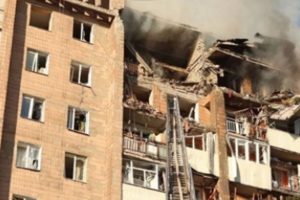 Безпілотники РФ ударили по багатоповерхівках Харкова
