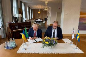 Харків підписав меморандум з Еребру: відновлення, транспорт і освіта