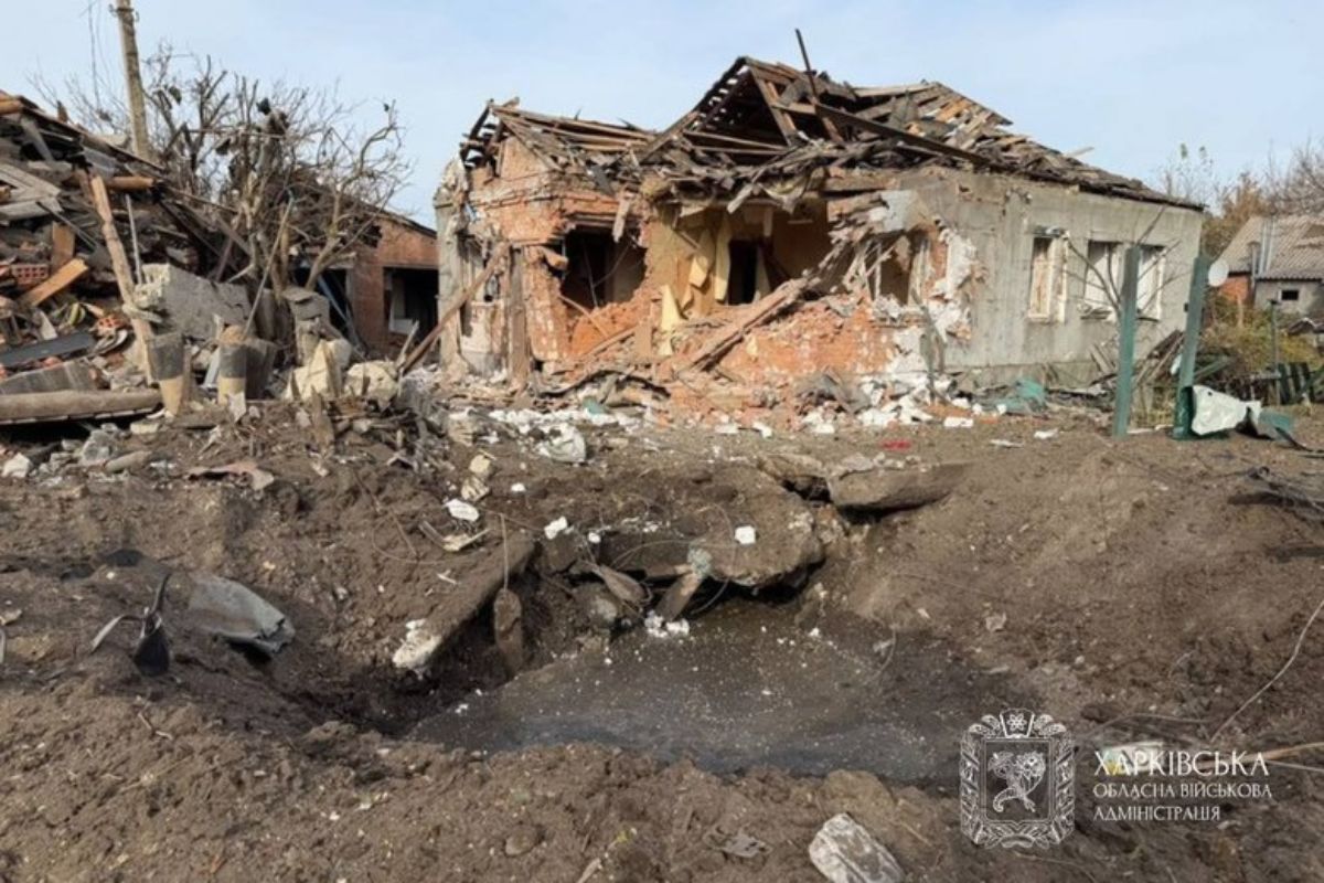 Ракетний удар по Ізюму пошкодив вісім будинків і сім авто
